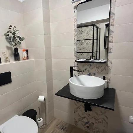 Abc - 42 Apartment *